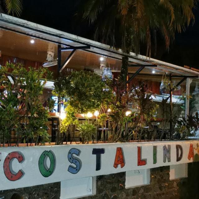 Costa Linda Art Hostel Manuel Antonio Exterior photo