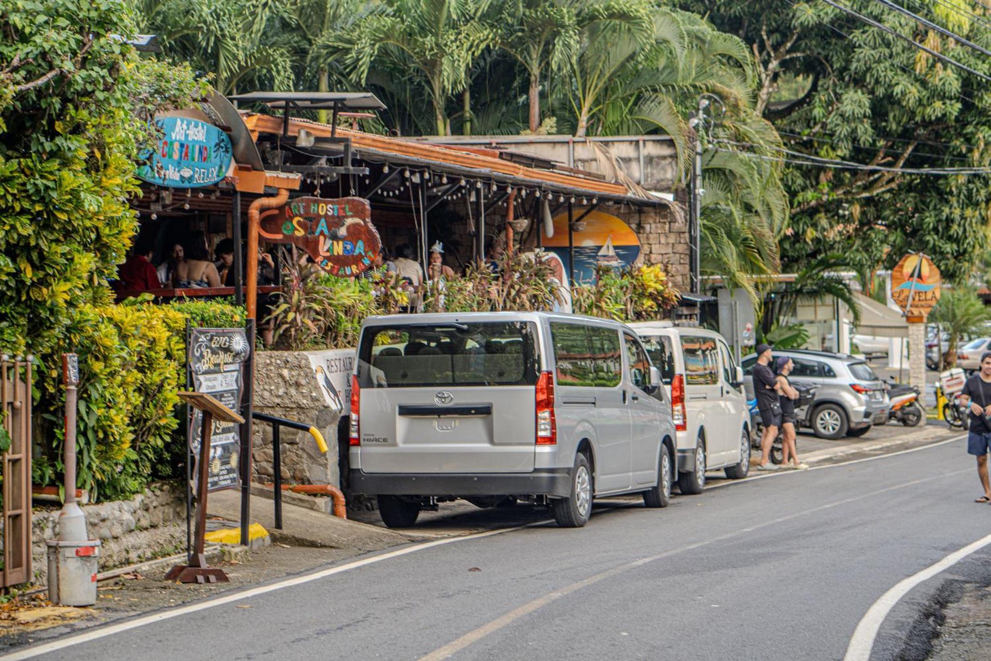 Costa Linda Art Hostel Manuel Antonio Exterior photo